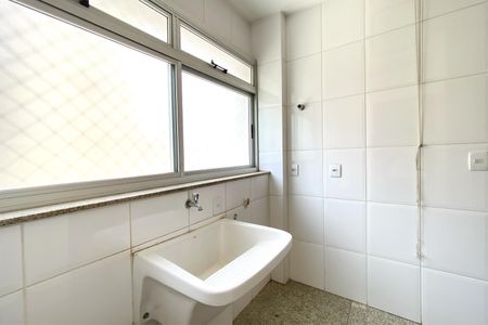 Apartamento para alugar com 242m², 4 quartos e 3 vagasÁrea de Serviço