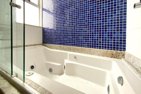 Apartamento para alugar com 242m², 4 quartos e 3 vagasBanheiro da Suíte 1