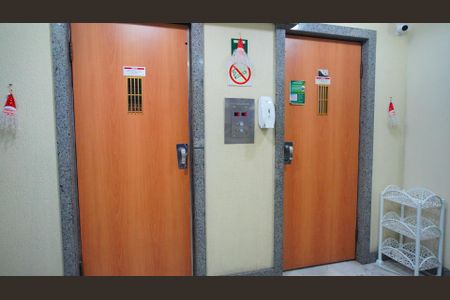 Apartamento para alugar com 72m², 2 quartos e sem vagaHall entrada 