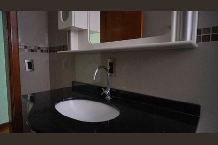 Apartamento para alugar com 72m², 2 quartos e sem vagaBanheiro 