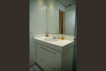 Casa de condomínio para alugar com 250m², 4 quartos e 4 vagasBanheiro Social 