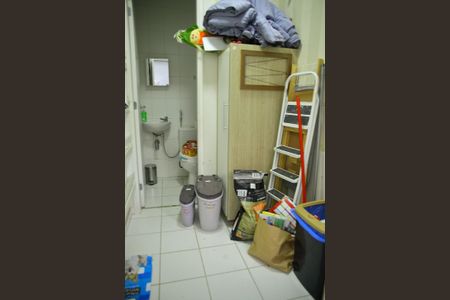 Casa de condomínio para alugar com 250m², 4 quartos e 4 vagasQuarto de Serviço