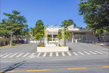 Casa de condomínio para alugar com 250m², 4 quartos e 4 vagasfachada e Portaria 