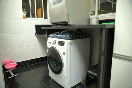 Casa de condomínio para alugar com 250m², 4 quartos e 4 vagasÁrea de Serviço