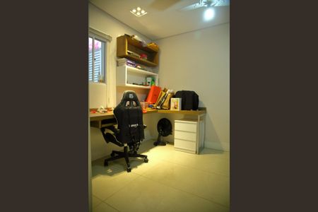 Casa de condomínio para alugar com 250m², 4 quartos e 4 vagasEscritório da Sala 