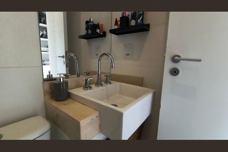 Apartamento à venda com 200m², 4 quartos e 2 vagasBanheiro da Suíte 1
