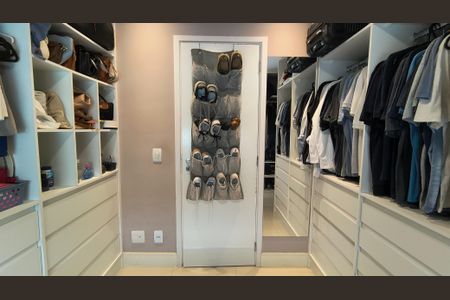 Apartamento à venda com 200m², 4 quartos e 2 vagasSuíte 2