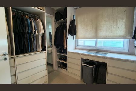 Apartamento à venda com 200m², 4 quartos e 2 vagasSuíte 2