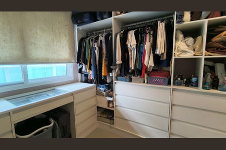 Apartamento à venda com 200m², 4 quartos e 2 vagasSuíte 2