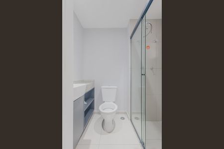 Banheiro de kitnet/studio para alugar com 1 quarto, 35m² em Vila Madalena, São Paulo