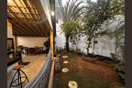 Casa à venda com 123m², 3 quartos e 2 vagas