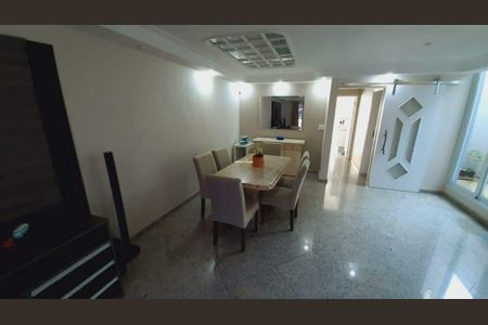 Casa à venda com 4 quartos, 325m² em Vila Bertioga, São Paulo