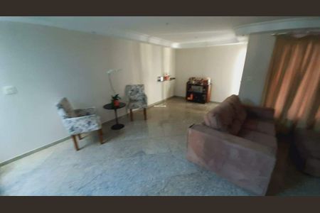 Casa à venda com 4 quartos, 325m² em Vila Bertioga, São Paulo