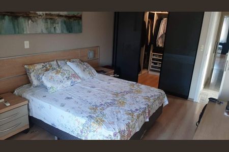 Casa à venda com 4 quartos, 325m² em Vila Bertioga, São Paulo