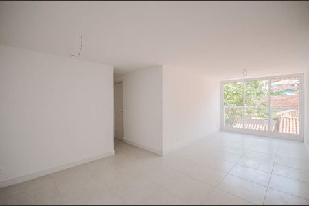 Apartamento à venda com 77m², 2 quartos e 1 vaga