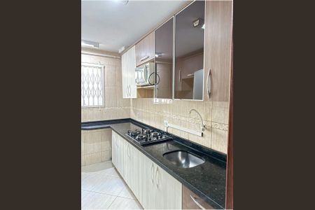 Cozinha de apartamento para alugar com 2 quartos, 50m² em Fazendinha, Curitiba