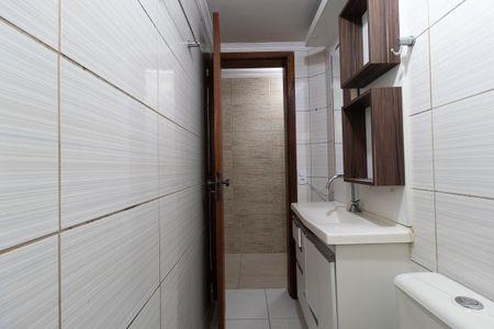 Banheiro Social de apartamento para alugar com 2 quartos, 50m² em Fazendinha, Curitiba