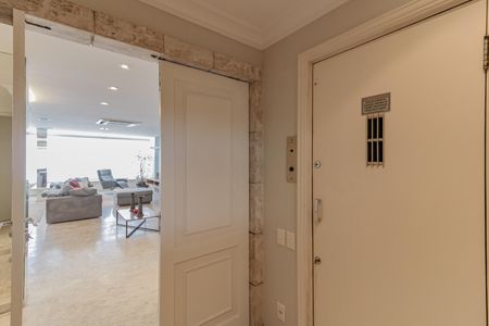 Apartamento à venda com 286m², 3 quartos e 1 vaga Apartamento à venda com 286m², 3 quartos e 1 vagaElevador Privativo