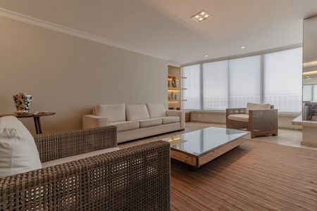 Apartamento à venda com 286m², 3 quartos e 1 vaga Apartamento à venda com 286m², 3 quartos e 1 vagaSala