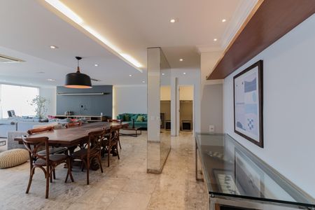 Apartamento à venda com 286m², 3 quartos e 1 vaga Apartamento à venda com 286m², 3 quartos e 1 vagaSala