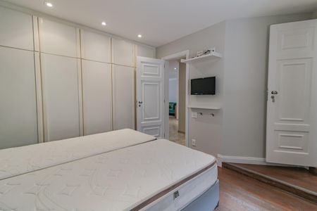 Apartamento à venda com 286m², 3 quartos e 1 vaga Apartamento à venda com 286m², 3 quartos e 1 vagaQuarto 3