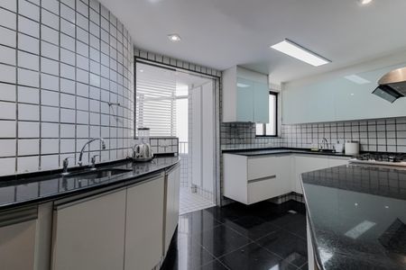 Apartamento à venda com 286m², 3 quartos e 1 vaga Apartamento à venda com 286m², 3 quartos e 1 vagaCozinha
