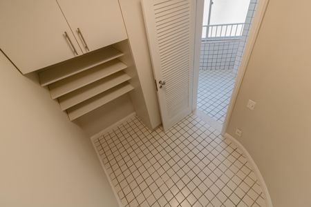 Apartamento à venda com 286m², 3 quartos e 1 vaga Apartamento à venda com 286m², 3 quartos e 1 vagaQuarto de Serviço