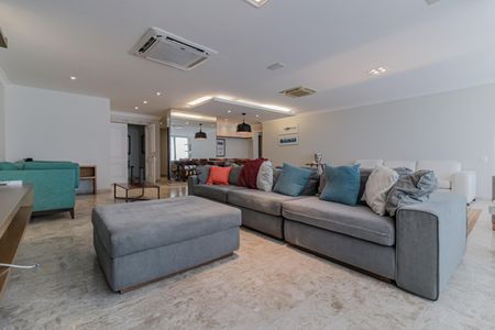 Apartamento à venda com 286m², 3 quartos e 1 vaga Apartamento à venda com 286m², 3 quartos e 1 vagaSala