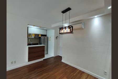 Apartamento à venda com 65m², 2 quartos e 1 vagaSala 