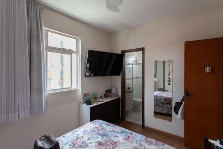 Apartamento à venda com 128m², 3 quartos e 2 vagas Apartamento à venda com 128m², 3 quartos e 2 vagasSuite