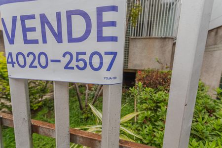 Apartamento à venda com 180m², 3 quartos e 2 vagas Apartamento à venda com 180m², 3 quartos e 2 vagasPlaquinha Instalada