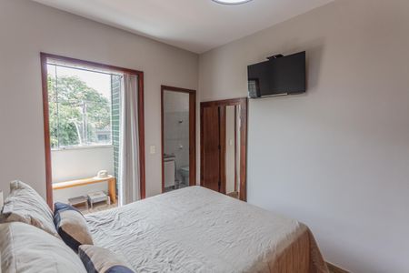 Apartamento à venda com 180m², 3 quartos e 2 vagas Apartamento à venda com 180m², 3 quartos e 2 vagasSuíte