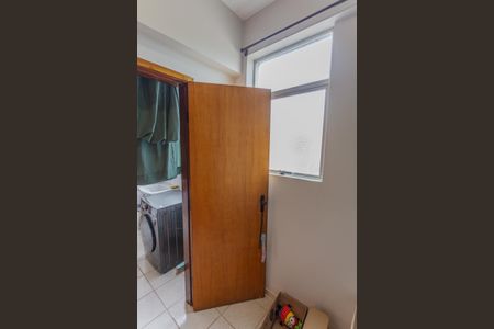 Apartamento à venda com 180m², 3 quartos e 2 vagas Apartamento à venda com 180m², 3 quartos e 2 vagasQuarto de Serviço