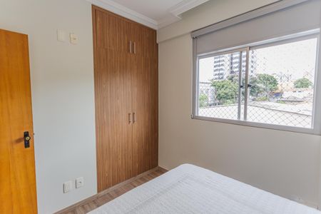 Apartamento à venda com 180m², 3 quartos e 2 vagas Apartamento à venda com 180m², 3 quartos e 2 vagasQuarto 2