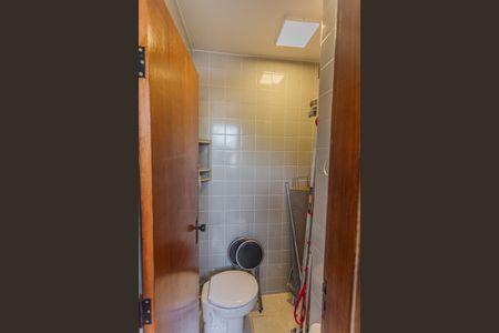 Apartamento à venda com 180m², 3 quartos e 2 vagas Apartamento à venda com 180m², 3 quartos e 2 vagasBanheiro de serviço