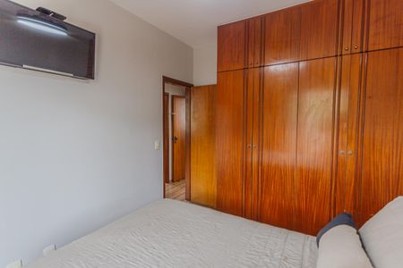 Apartamento à venda com 180m², 3 quartos e 2 vagas Apartamento à venda com 180m², 3 quartos e 2 vagasSuíte
