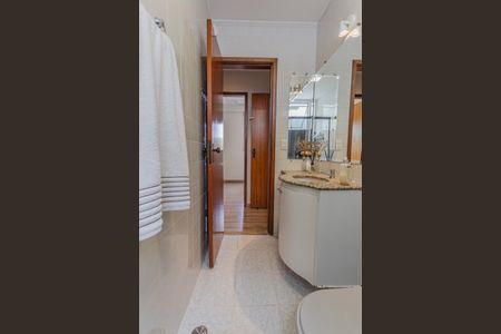 Apartamento à venda com 180m², 3 quartos e 2 vagas Apartamento à venda com 180m², 3 quartos e 2 vagasBanheiro Social