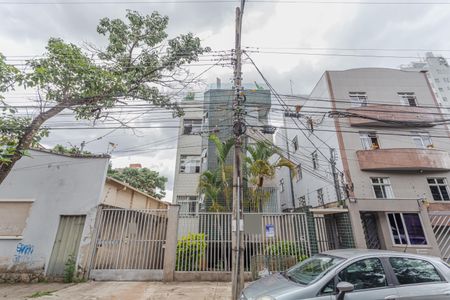 Apartamento à venda com 180m², 3 quartos e 2 vagas Apartamento à venda com 180m², 3 quartos e 2 vagasFachada