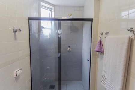 Apartamento à venda com 180m², 3 quartos e 2 vagas Apartamento à venda com 180m², 3 quartos e 2 vagasBanheiro da Suíte