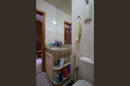 Apartamento à venda com 78m², 2 quartos e 2 vagasBanheiro da Suite