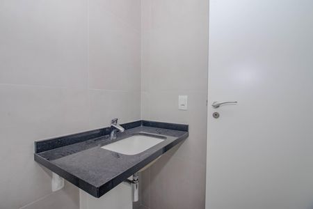 Apartamento à venda com 65m², 2 quartos e 1 vaga Apartamento à venda com 65m², 2 quartos e 1 vagaBanheiro da Suíte