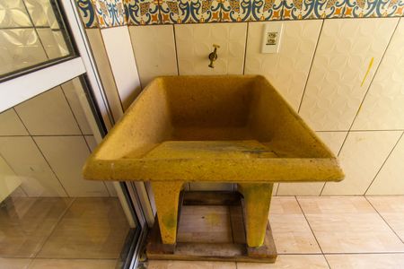 Casa para alugar com 162m², 2 quartos e 1 vagaÁrea de Serviço