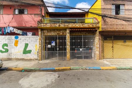 Casa para alugar com 162m², 2 quartos e 1 vagaFachada + Placa