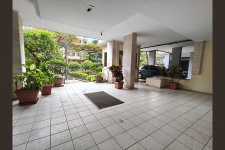 Apartamento à venda com 50m², 2 quartos e sem vaga Apartamento à venda com 50m², 2 quartos e sem vagaFachada e portaria