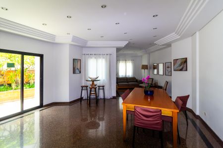 Apartamento à venda com 129m², 3 quartos e 4 vagasÁrea comum - Salão de festas