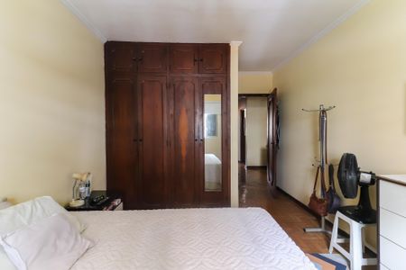 Casa à venda com 250m², 4 quartos e 3 vagasQuarto 2 - Suíte