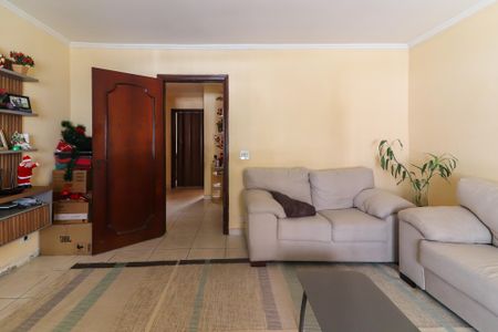 Sala de casa à venda com 4 quartos, 250m² em Ferreira, São Paulo