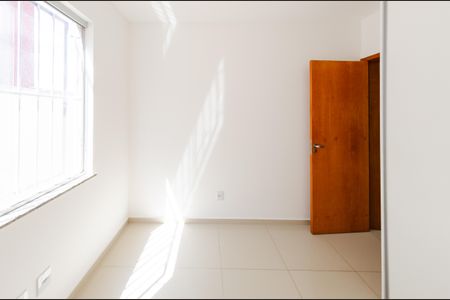 Quarto 1 de apartamento para alugar com 2 quartos, 55m² em Castelo, Belo Horizonte