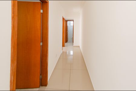 Corredor de apartamento para alugar com 2 quartos, 55m² em Castelo, Belo Horizonte