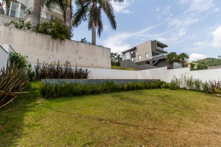 Casa de condomínio para alugar com 370m², 4 quartos e 6 vagasQuintal